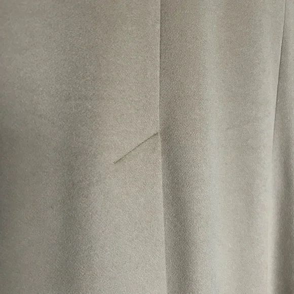 Burberry Beige/Tan Trench Coat Label Detail - Picture 4 of 16